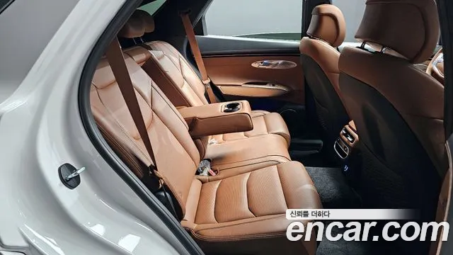 Genesis GV70 2.5T Бензин 2WD — Фото автомобиля 12