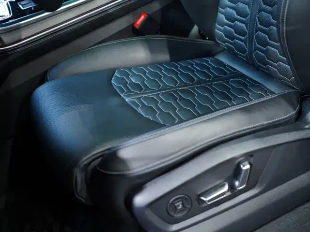 Audi RS Q8 — Фото автомобиля 14