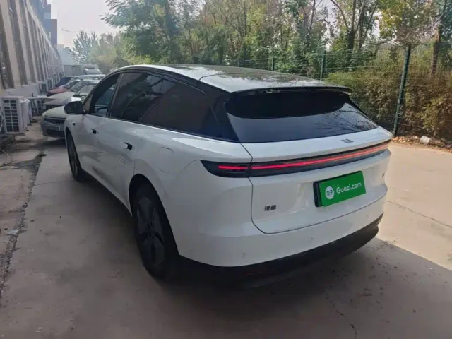 Li Auto i6 — Фото автомобиля 4