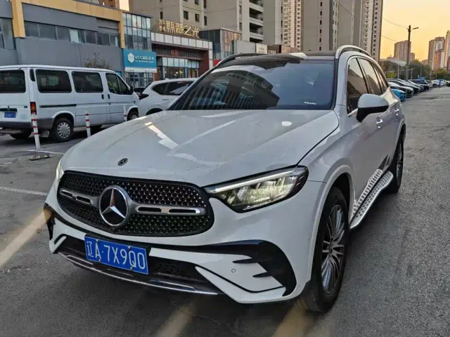 Фотография автомобиля — Mercedes-Benz GLC-Class