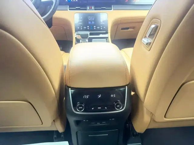 Li Auto ONE — Фото автомобиля 11