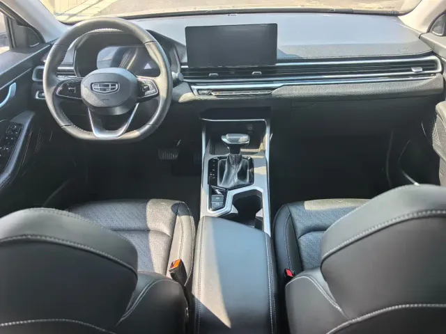 Geely Emgrand — Фото автомобиля 5
