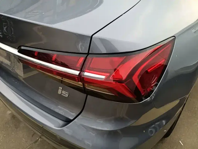 Roewe i5 — Фото автомобиля 7