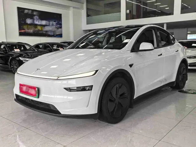 Фотография автомобиля — Tesla Model Y