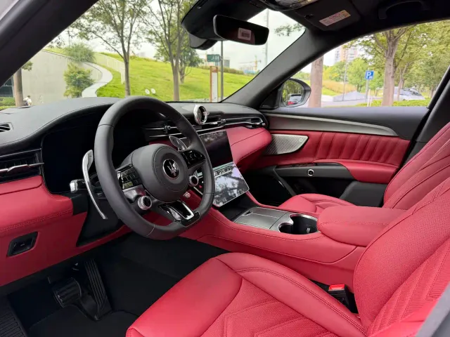Maserati Grecale — Фото автомобиля 5