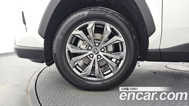 Toyota RAV4 — Фото автомобиля 5