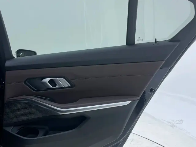 BMW 3 Series — Фото автомобиля 27