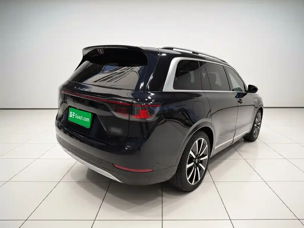 AITO Wenjie AITO M9 2025 Extended Range Ultra 52kWh 6-Seater — Фото автомобиля 4