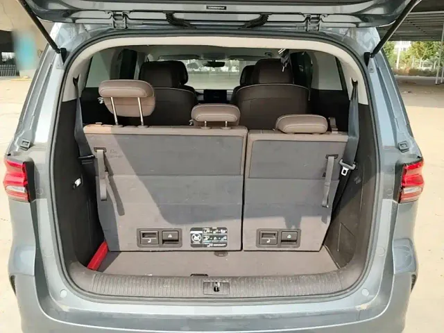 Roewe iMAX8 — Фото автомобиля 18