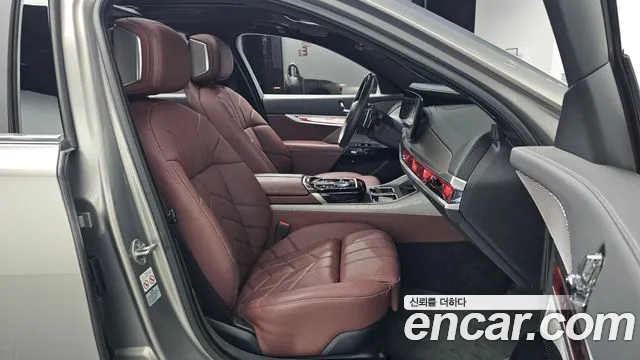 BMW 7 Series G70 — Фото автомобиля 16