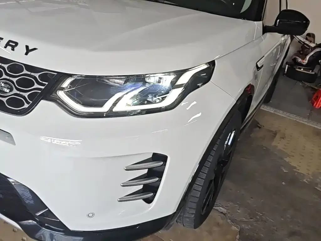 Land Rover Discovery Sport 2024 Luxury Custom Edition — Фото автомобиля 23