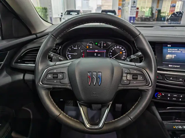 Buick Regal — Фото автомобиля 15