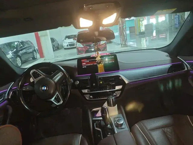 BMW 5 Series — Фото автомобиля 11