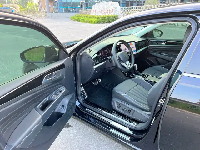 Volkswagen Passat — Фото автомобиля 9