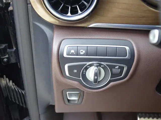 Mercedes-Benz V-Class — Фото автомобиля 14