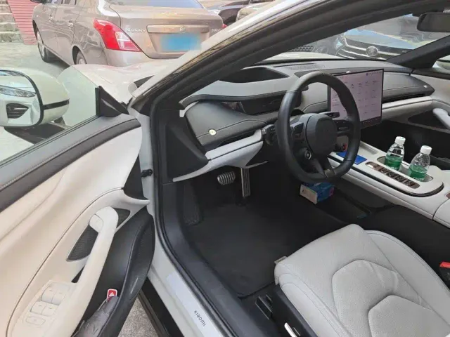 Xiaomi SU7 — Фото автомобиля 17