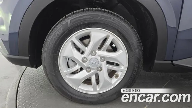 Hyundai Venue — Фото автомобиля 5