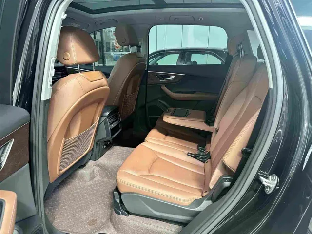 Audi Q7 — Фото автомобиля 13