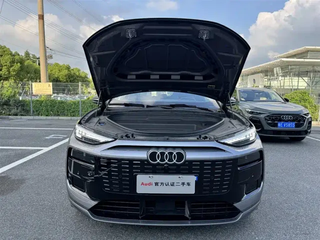 Audi Q6L e-tron — Фото автомобиля 9