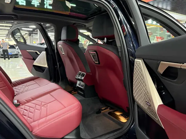 BMW 5 Series — Фото автомобиля 15