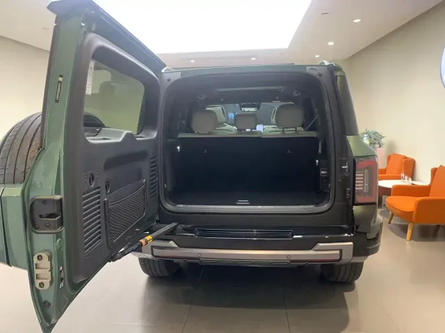 BYD FangChengBao Leopard 8 — Фото автомобиля 17