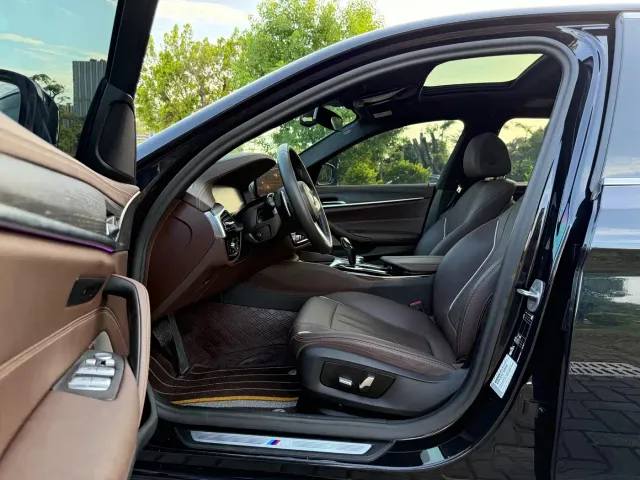 BMW 5 Series — Фото автомобиля 4