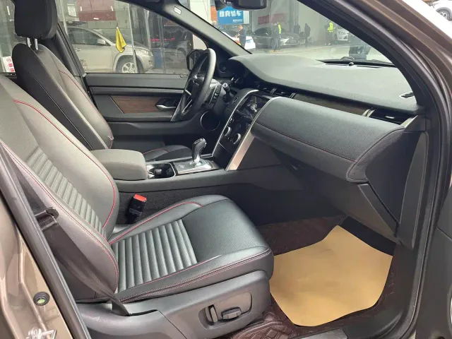 Land Rover Discovery Sport — Фото автомобиля 6