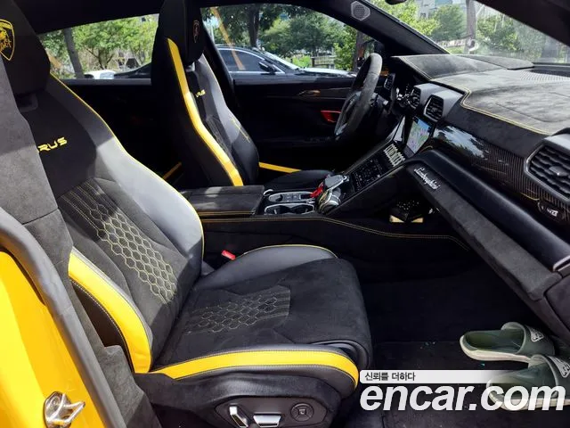 Lamborghini Urus — Фото автомобиля 18