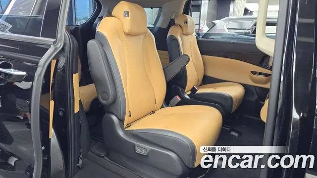 Kia Canival — Фото автомобиля 10
