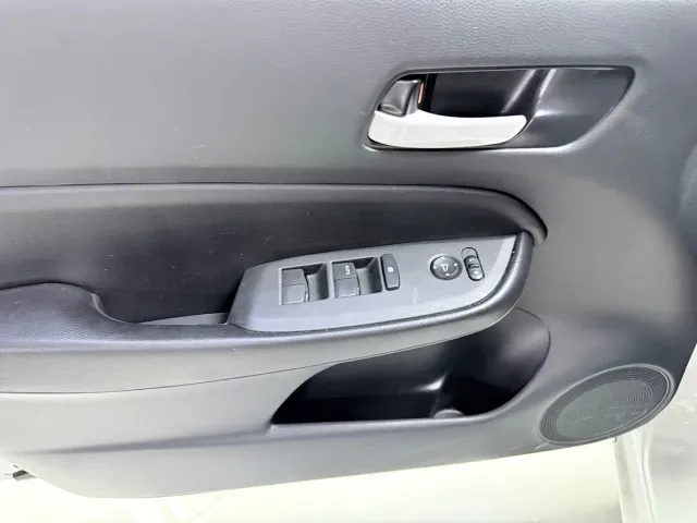 Honda Fit — Фото автомобиля 9