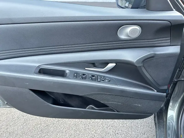 Hyundai Elantra — Фото автомобиля 11