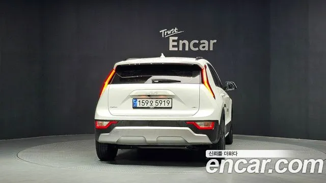Kia Niro — Фото автомобиля 4