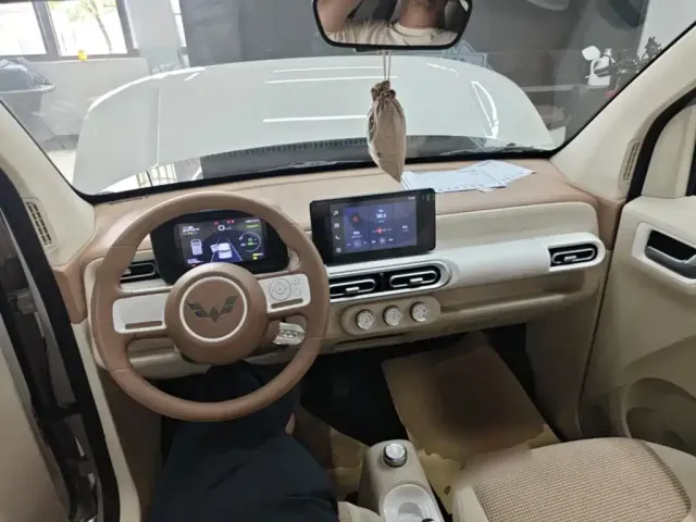 Wuling Hongguang Mini EV — Фото автомобиля 9