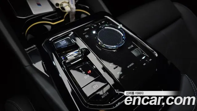 BMW i5 G60 — Фото автомобиля 12