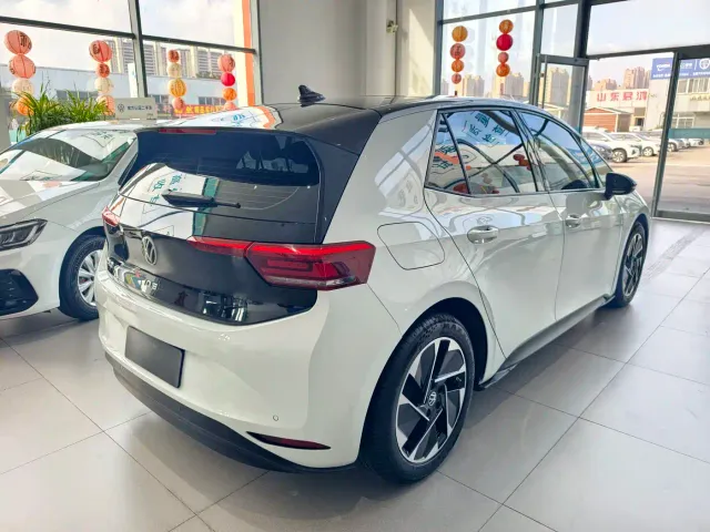 Volkswagen ID.3 — Фото автомобиля 11