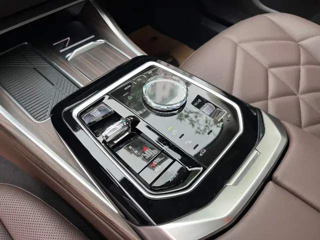 BMW 7 Series — Фото автомобиля 13