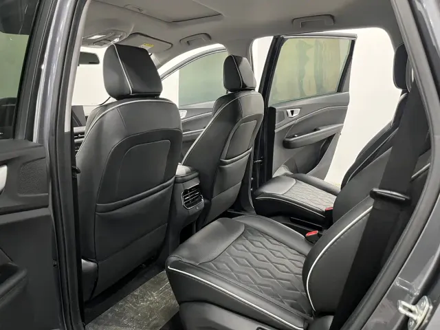 Wuling Jiachen — Фото автомобиля 6