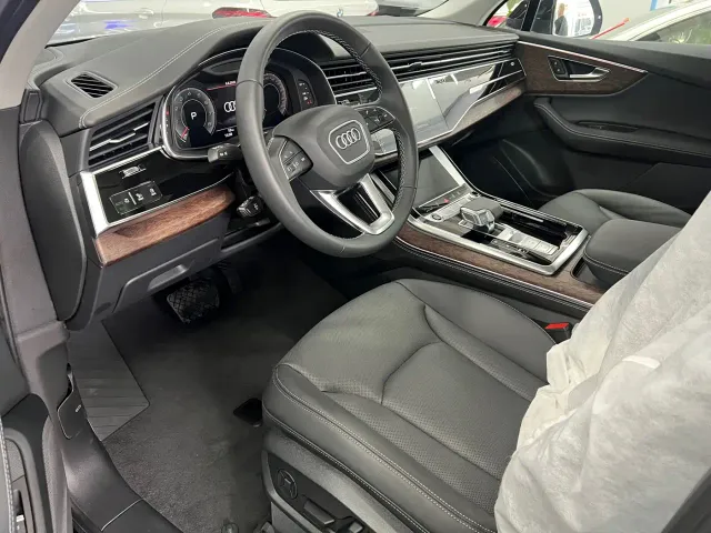 Audi Q7 — Фото автомобиля 4
