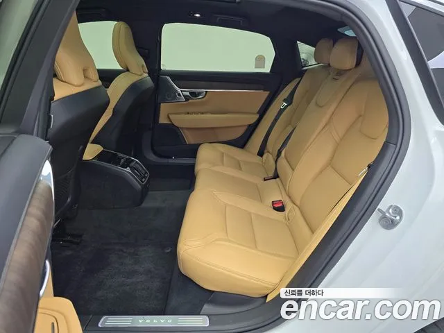 Volvo S90 — Фото автомобиля 10
