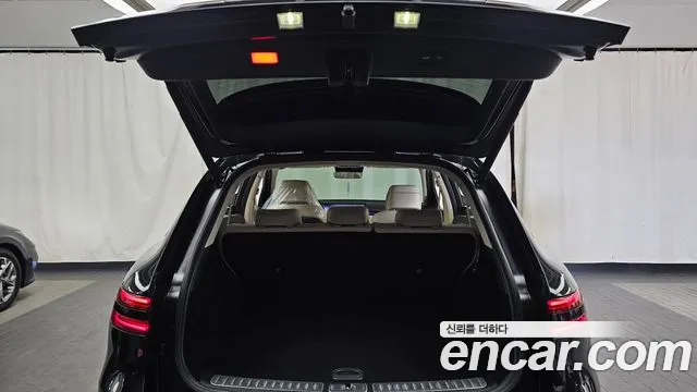 Genesis GV70 — Фото автомобиля 24