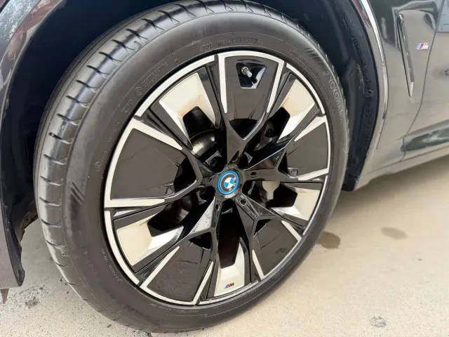 BMW iX3 — Фото автомобиля 15