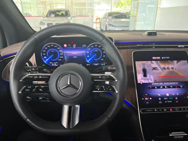 Mercedes-Benz EQE SUV — Фото автомобиля 4