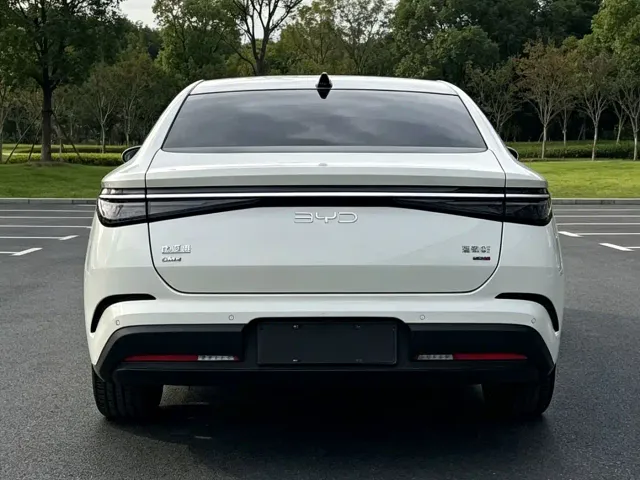 BYD Seal 07 DM-i — Фото автомобиля 5