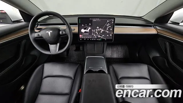 Tesla Model 3 — Фото автомобиля 6