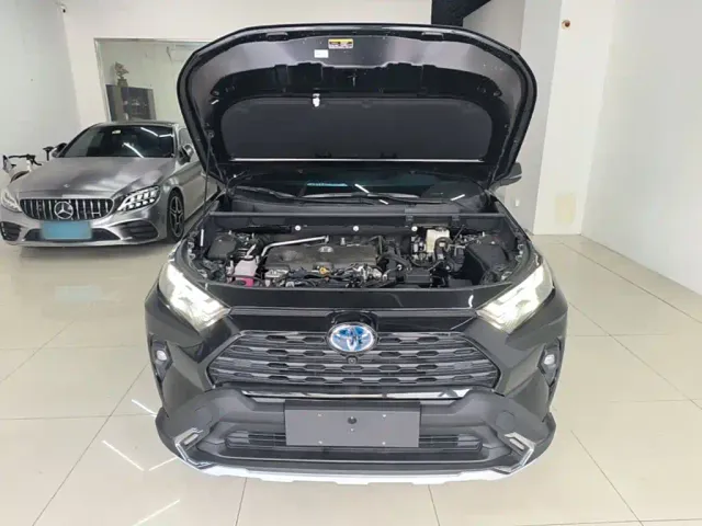 Toyota RAV4 — Фото автомобиля 19