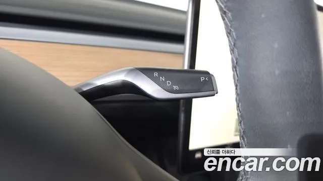 Tesla Model Y — Фото автомобиля 12