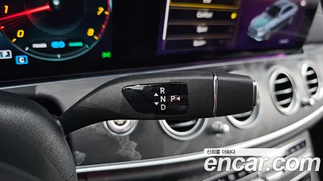 Mercedes-Benz E-Class — Фото автомобиля 9