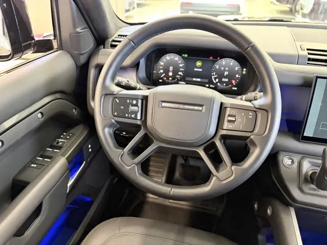 Land Rover Defender — Фото автомобиля 11