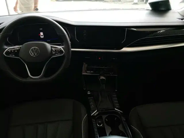Volkswagen Passat — Фото автомобиля 12