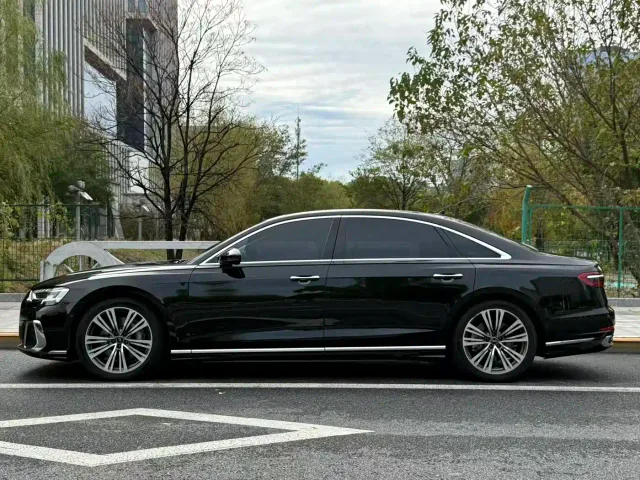 Audi A8 — Фото автомобиля 3